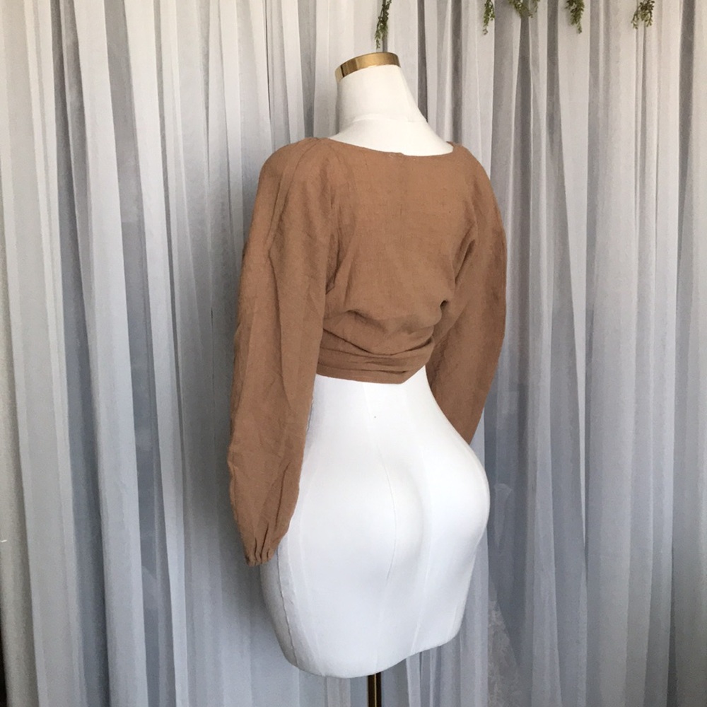 Textured Front Tie Crop Top - Picture 4 of 4
